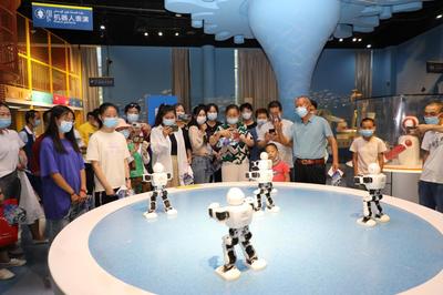 开发区组织各族群众参观库尔勒市科技馆 感悟科技魅力